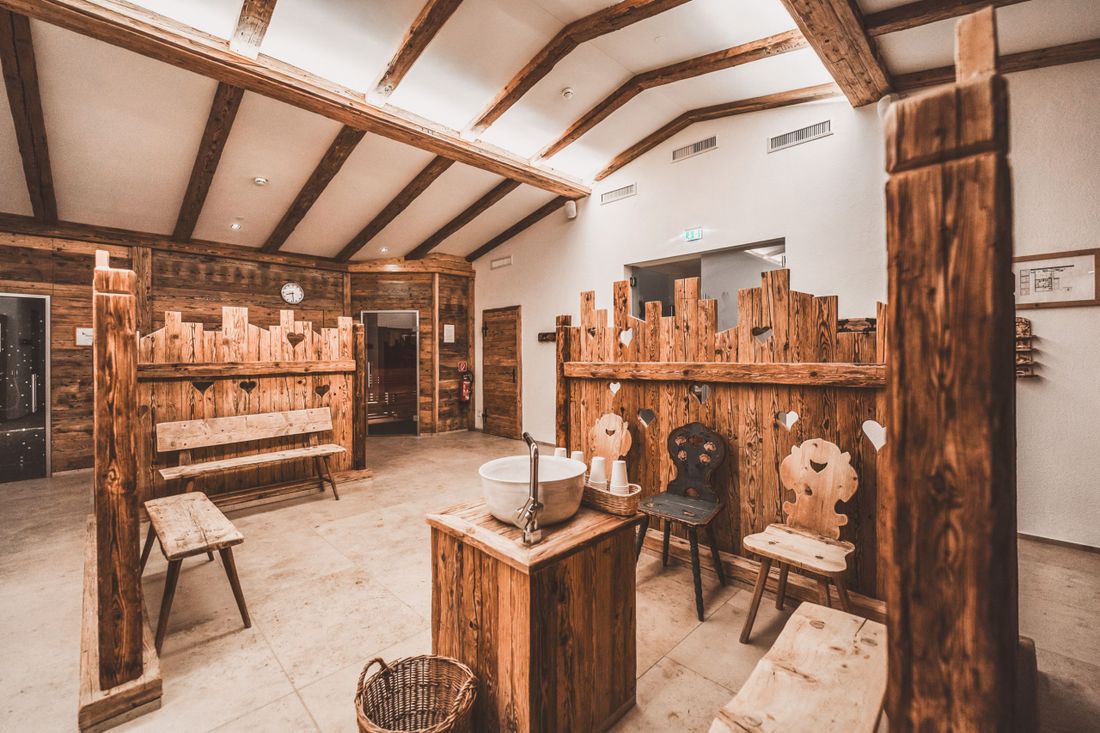 neu-sauna-saunabereich-steinsauna-kraeutersauna-zirbensauna-soledampfbad-dampfbad-das-achental-wellness-pur-2