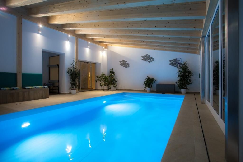 Pool am Abend